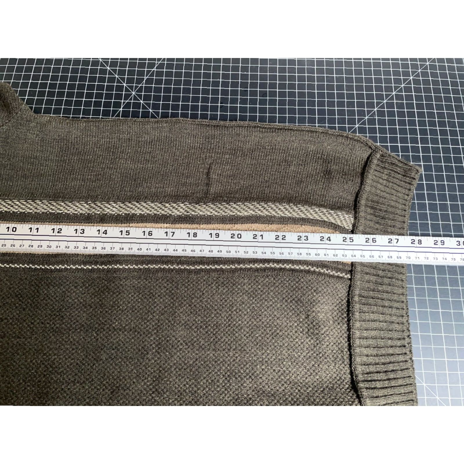 Vintage VINTAGE Preppy V-Neck Sweater Men's L Green Vertical Striped Pattern Y2K VTG Size US L / EU 52-54 / 3 - 6 Thumbnail