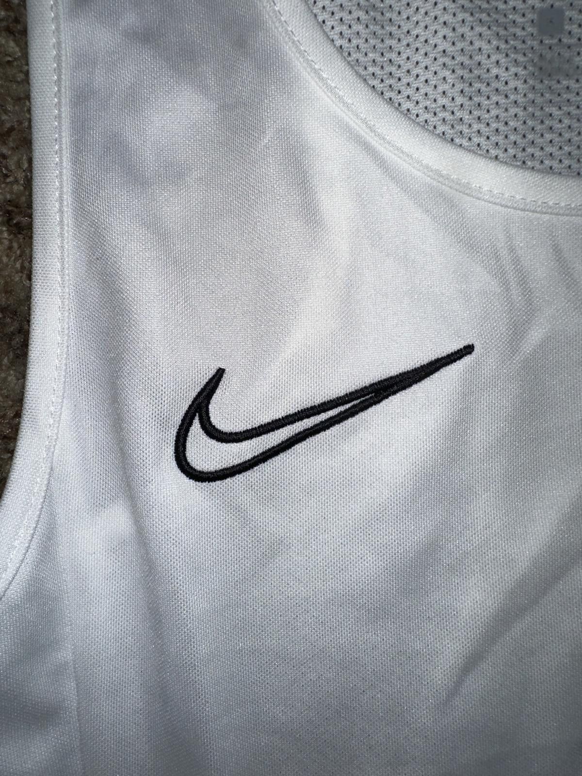 Designer Nike Women’s Academy 21 Soccer Sleeveless Top Sample Size S / US 4 / IT 40 - 4 Thumbnail