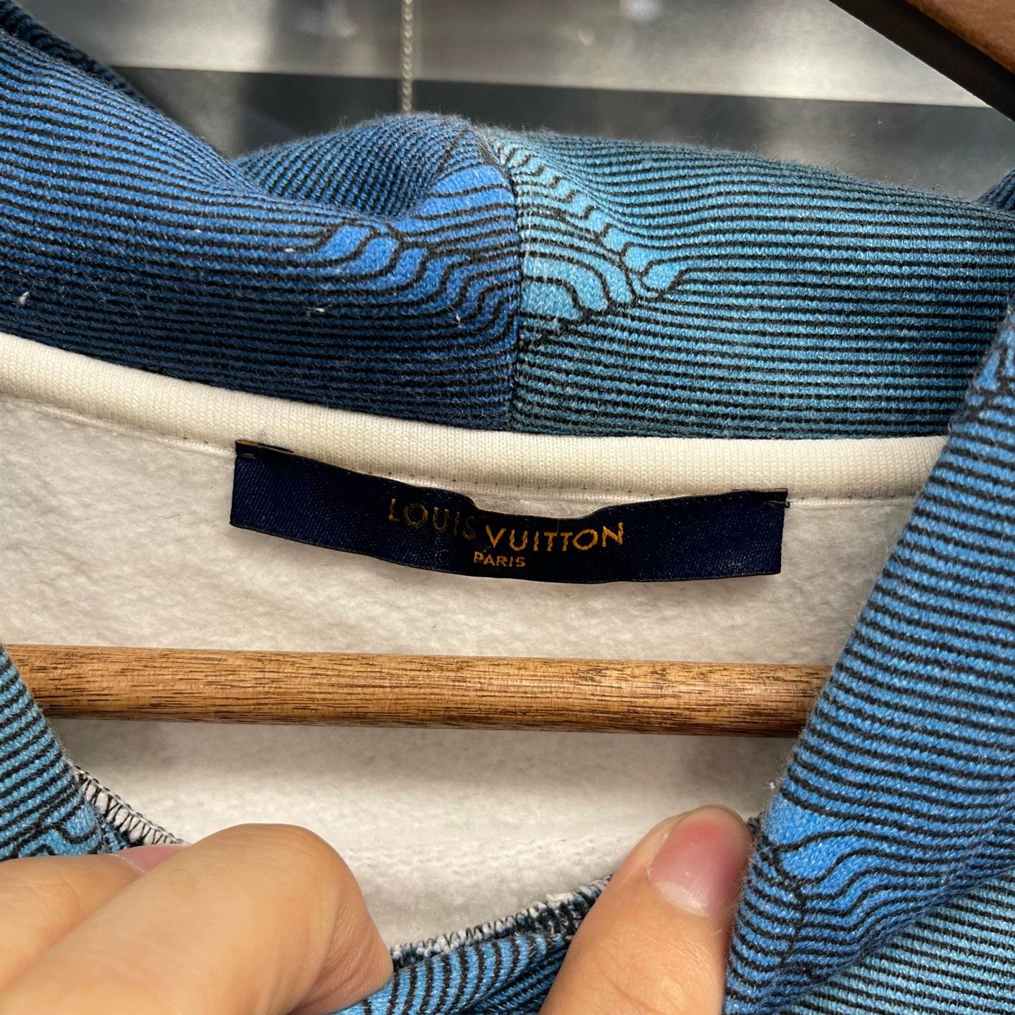Louis Vuitton LV blue all-over gradient sweatshirt M 99 new #10609 Size US M / EU 48-50 / 2 - 3 Thumbnail