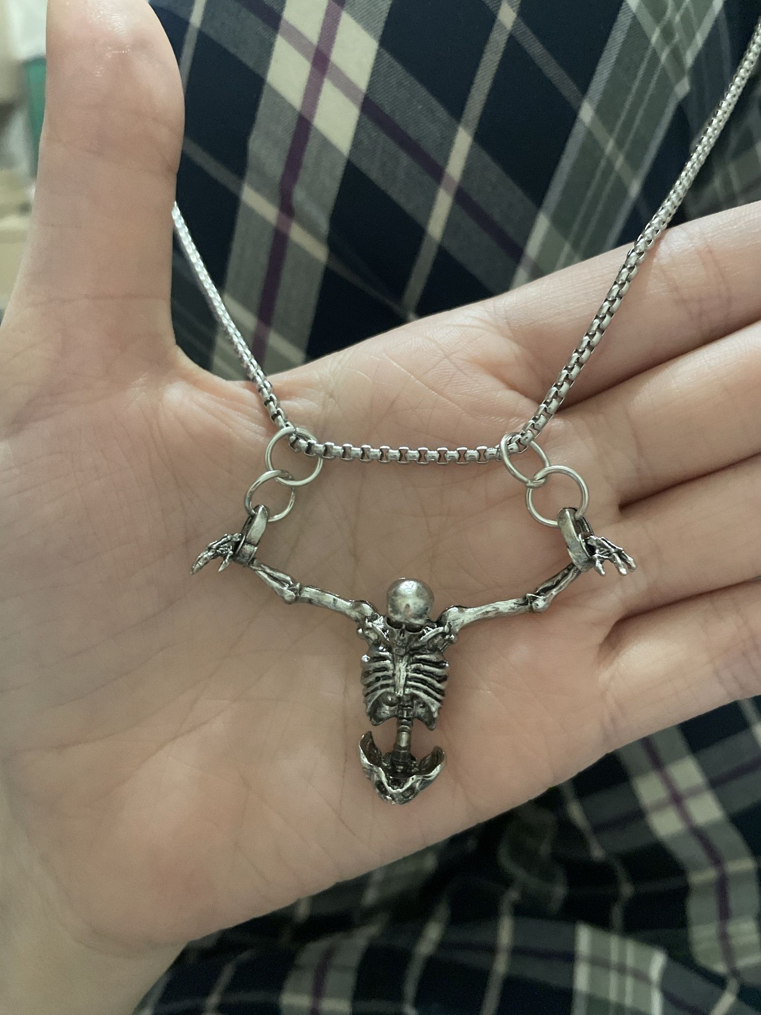 Jewelry Silver Plated Captivity Skull Necklace Size ONE SIZE - 3 Thumbnail