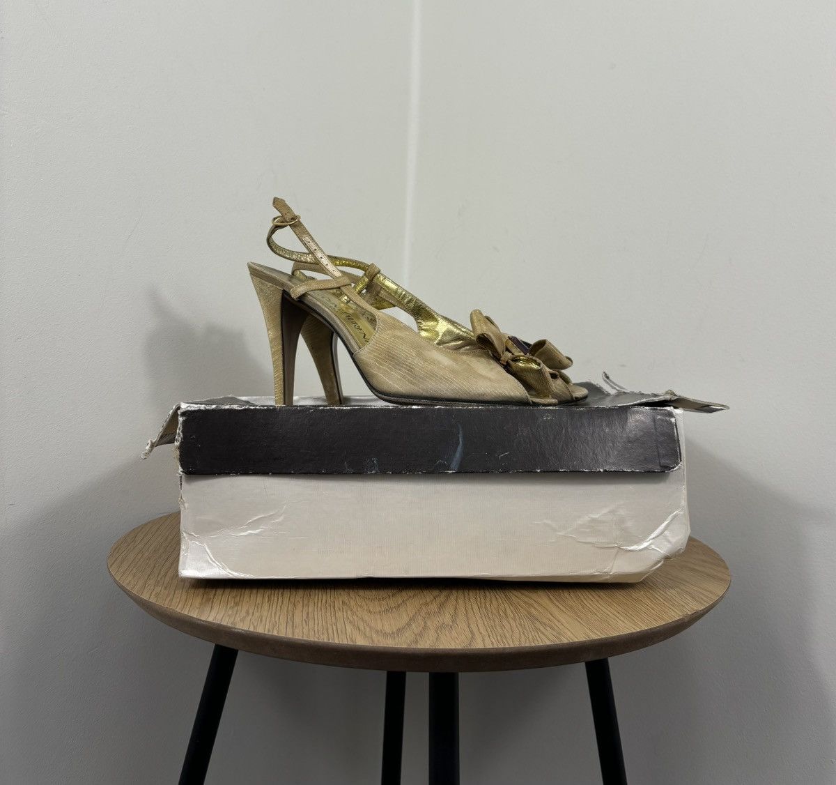 Vintage Yves Saint Laurent Vintage Gold Silk Satin Slingback Heels Size US 7.5 / IT 37.5 - 2 Thumbnail