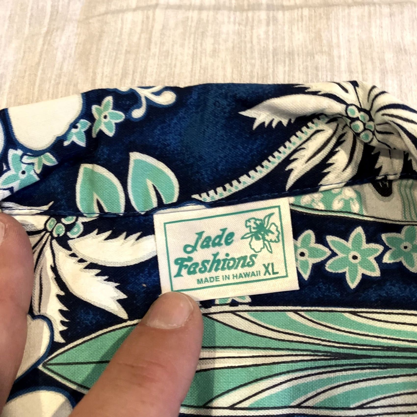 Vintage Jade Fashions - Hawaiian Shirt - Blue White Green Surf Floral - XL - Short Sleeve - Button-Up - Men - Floral Short Sleeve Shirt Size US XL / EU 56 / 4 - 4 Thumbnail