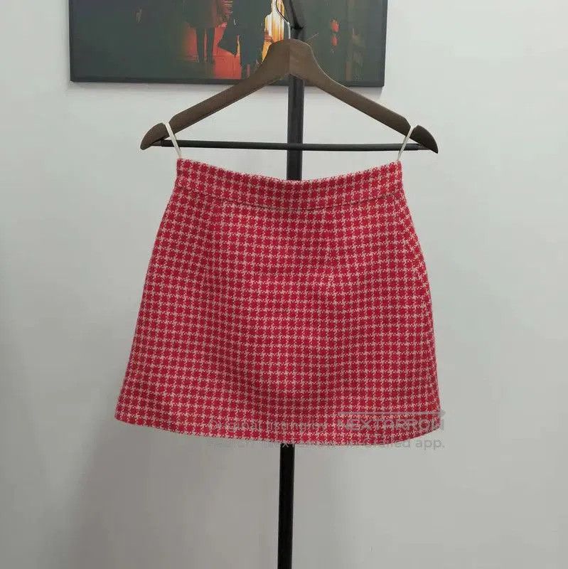 Miu Miu Miu Miu Red A-Line Mini Skirt . Size 28" / US 6 / IT 42 - 2 Thumbnail