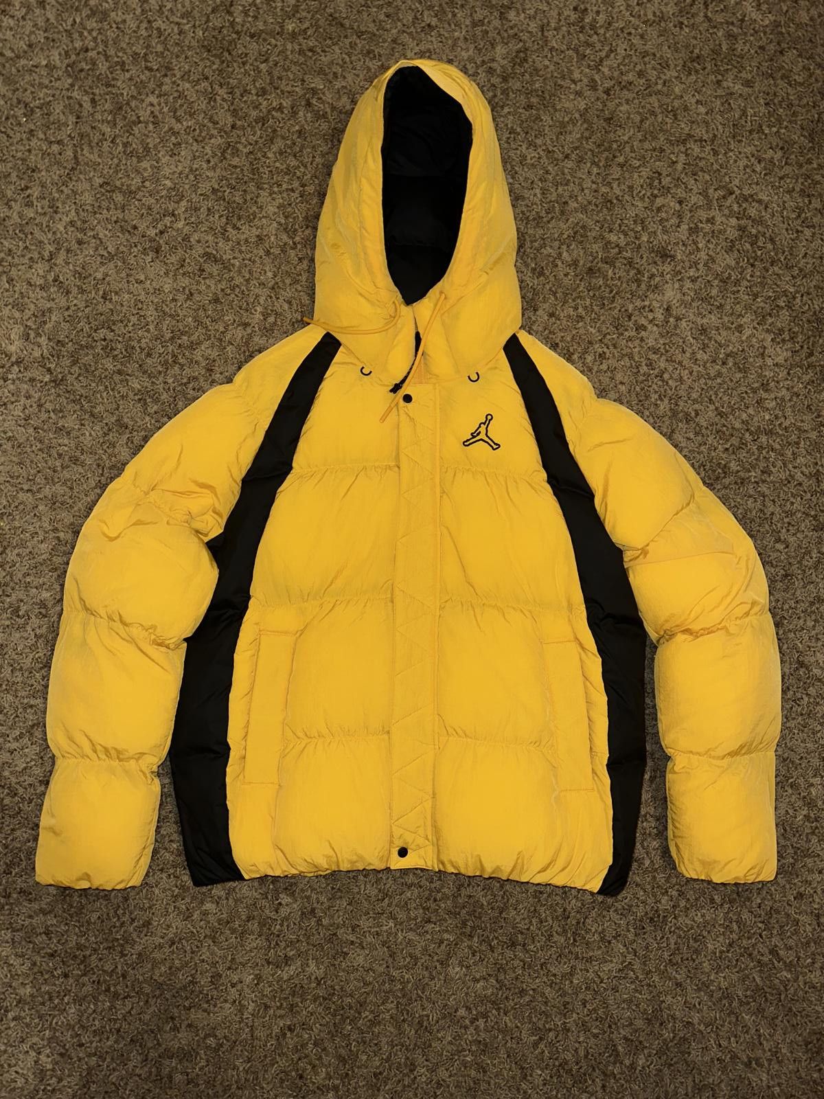 Designer Nike Jordan Essentials Puffer Coat Yellow Black Sample Size US M / EU 48-50 / 2 - 1 Thumbnail