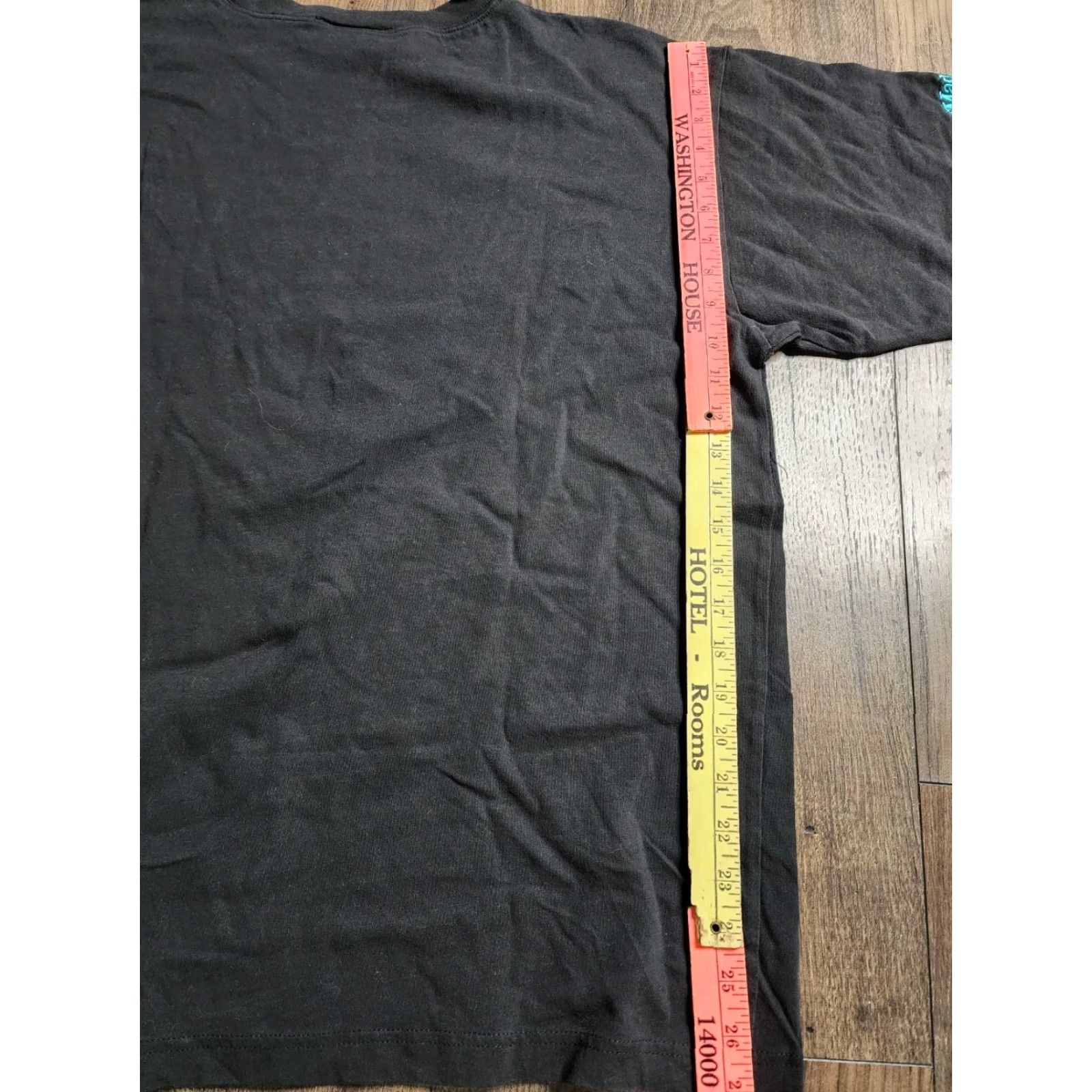 Vintage VINTAGE Mad Dogs Hong Kong T Shirt Mens XL Black Short Sleeve Crew Neck Funny Size US XL / EU 56 / 4 - 5 Thumbnail