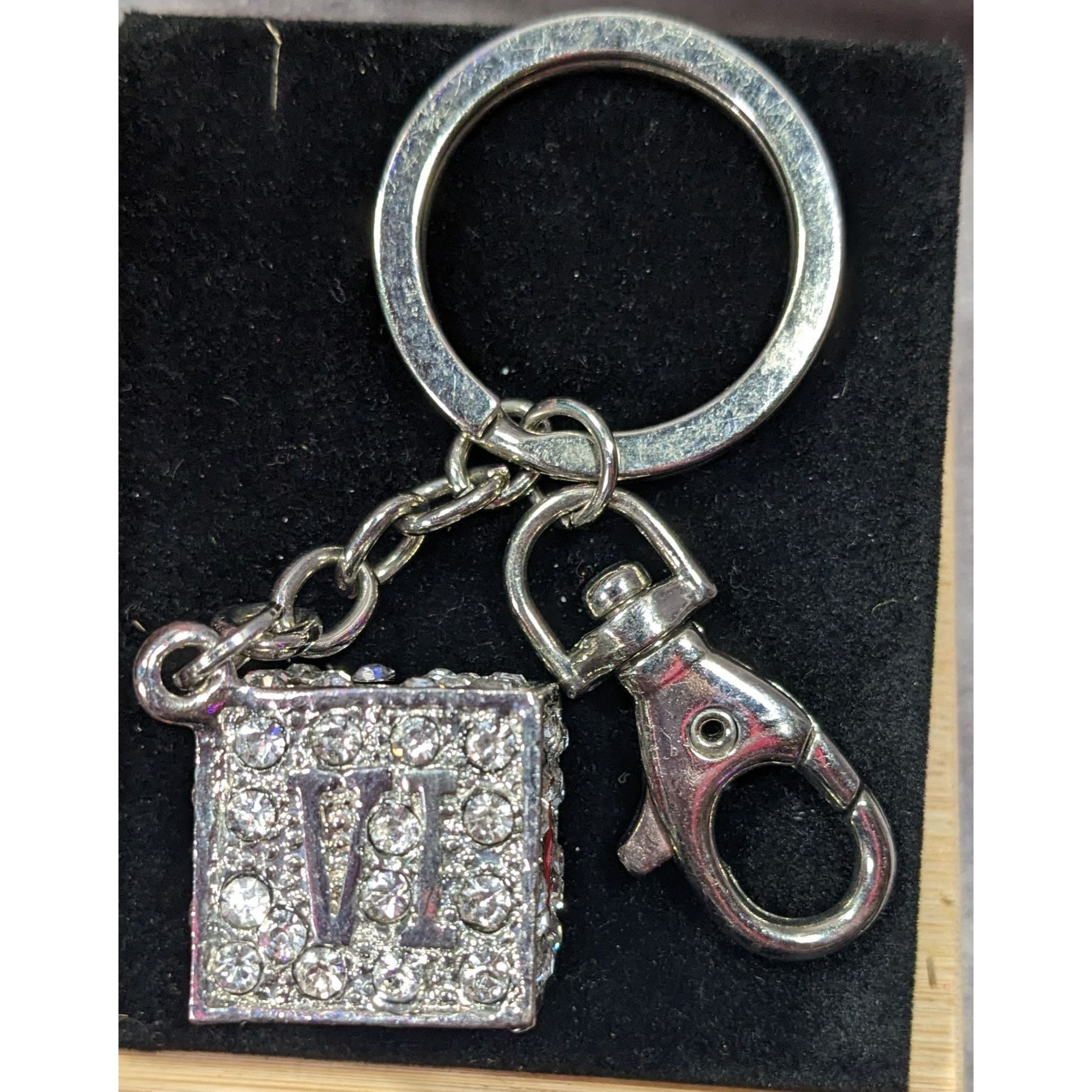 Other Las Vegas Souvenir Sparkly Rhinestone Dice Keychain Size ONE SIZE - 6 Thumbnail