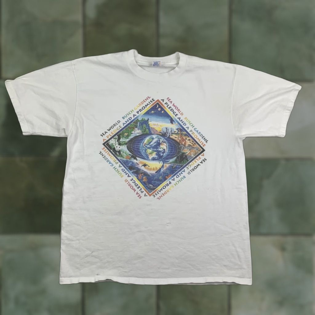 Jerzees VINTAGE Jerzees Sea World Busch Gardens T Shirt Adult Large White 90s USA Nature Animals Mens Size US L / EU 52-54 / 3 - 1 Thumbnail