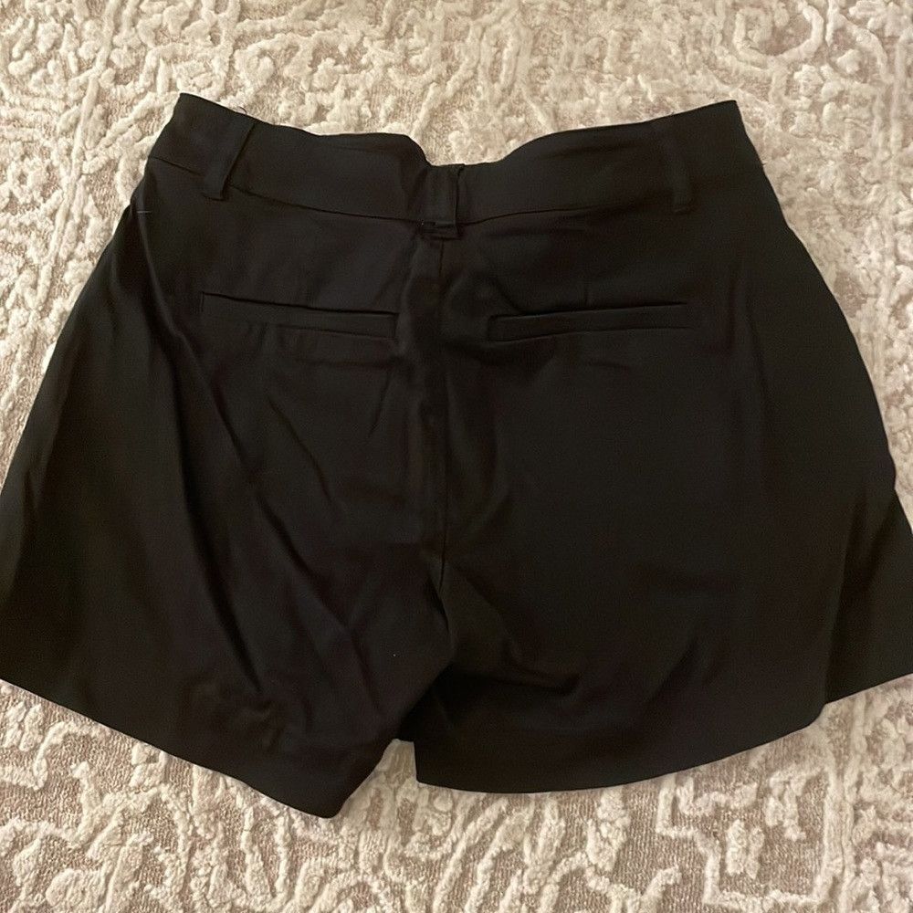 Saks Fifth Avenue NWOT saks fifth avenue shorts Size 26" / US 2 / IT 38 - 4 Thumbnail