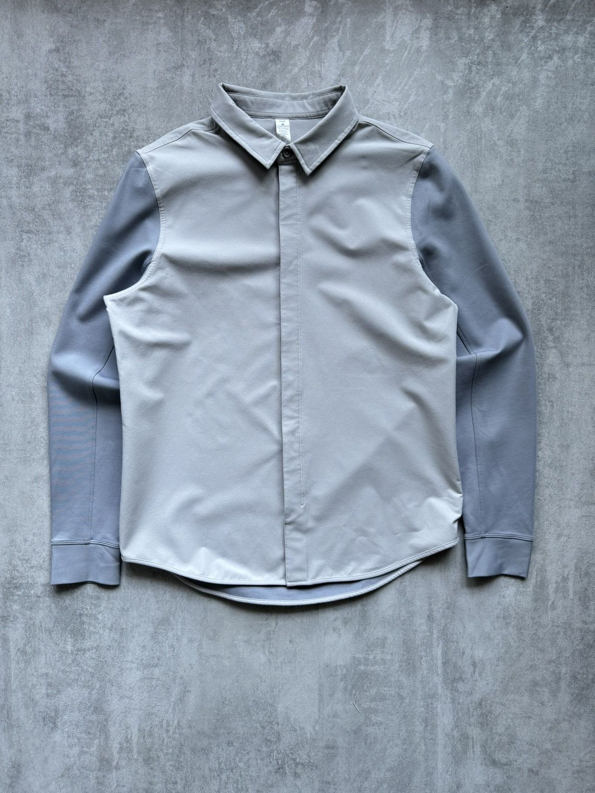 Other Lululemon Mens Shirt Long Sleeve Stretch Size Medium Size US M / EU 48-50 / 2 - 1 Thumbnail