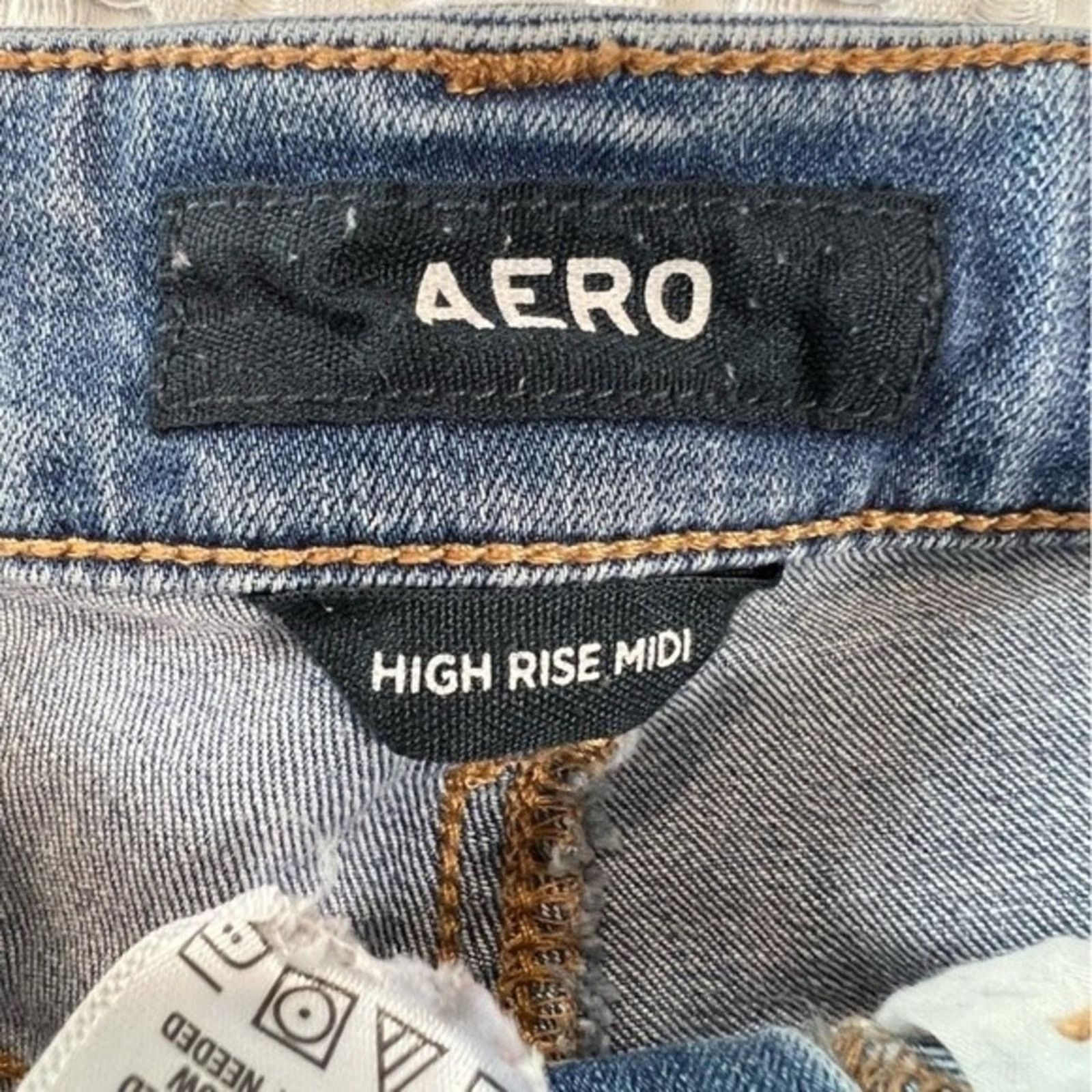 Aeropostale Aero High Rise Midi Jean Shorts 2 Small Distressed Thrashed Size 26" / US 2 / IT 38 - 6 Thumbnail