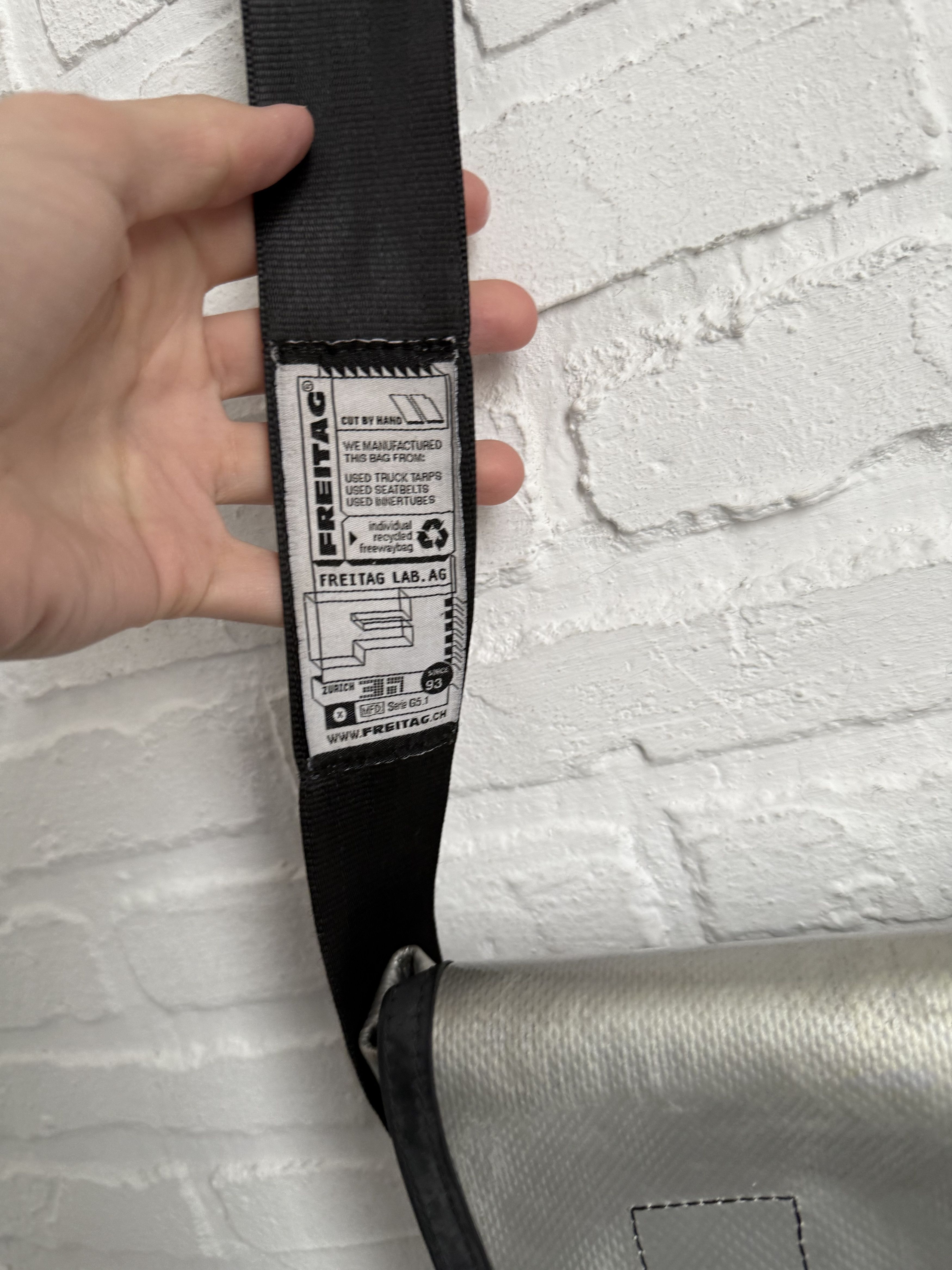Freitag Freitag F11 LASSIE Silver blue messenger bag Size ONE SIZE - 4 Thumbnail