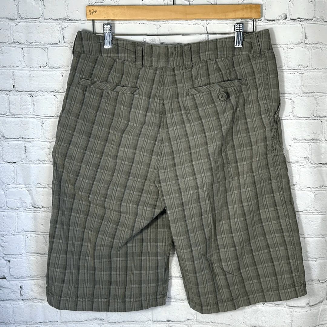 Ocean Pacific OP Ocean Pacific Green Plaid Utility Shorts Bermuda Mens Size 32 Bermuda Green Ocean Pacific Mens 32 Shorts Plaid Utility Bermuda Size US 32 / EU 48 - 3 Thumbnail