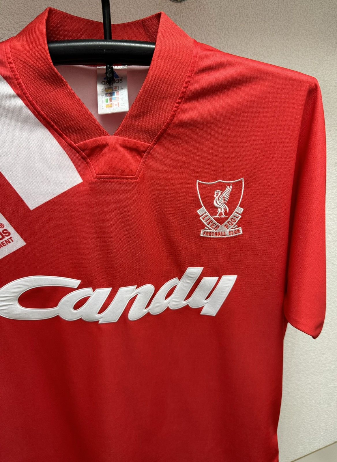 Adidas Liverpool adidas vintage soccer jersey Xl sz Candy equipment Size US L / EU 52-54 / 3 - 6 Thumbnail
