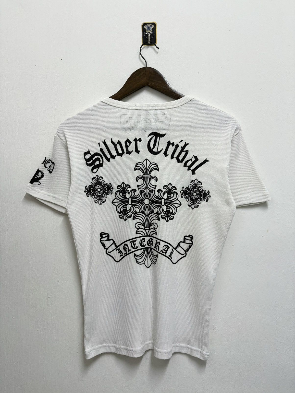 Le Grande Bleu (L.G.B.) 2000’s Clash Ahead - Silver Tribal / Chrome Heart T-Shirt Size US S / EU 44-46 / 1 - 2 Thumbnail