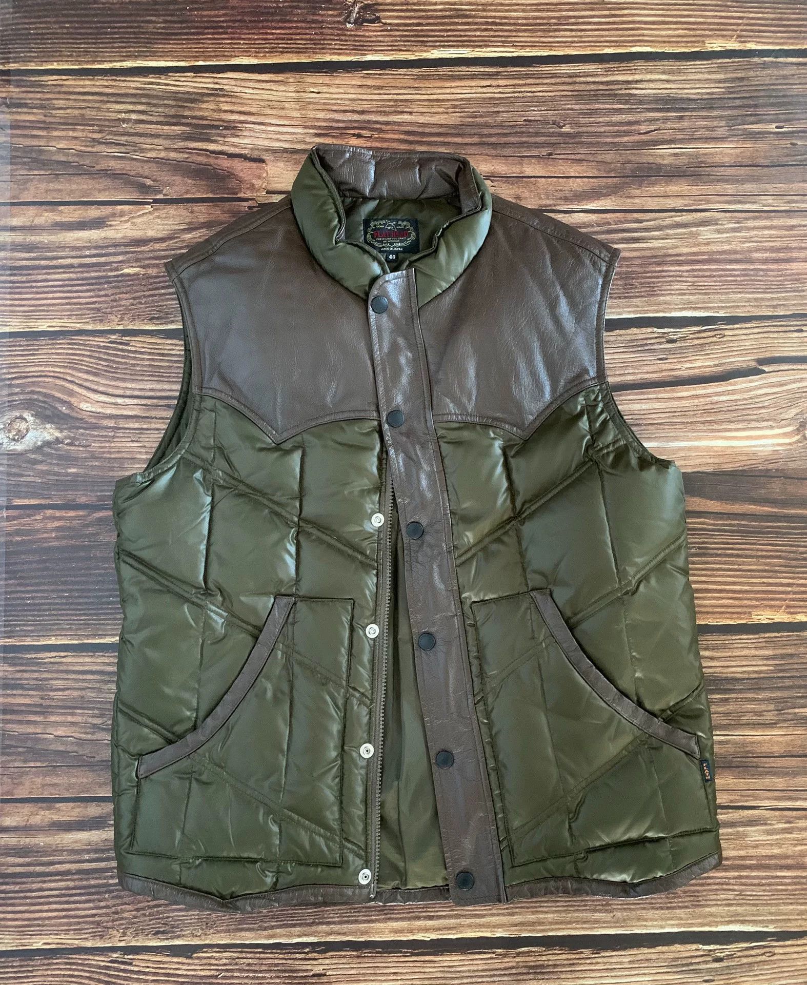 Japanese Brand green puffer vest with leather accents Size US L / EU 52-54 / 3 - 1 Thumbnail