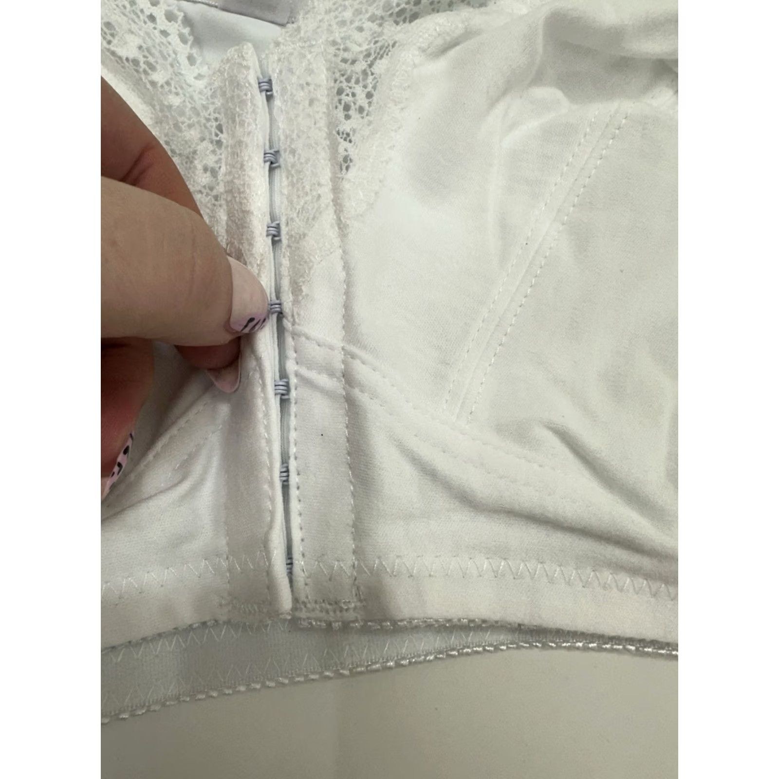 Vintage Q-T Intimates Bra 48D White Front Closure 3083 NWTs Women's Size 48D Cup D Women Size ONE SIZE - 2 Thumbnail