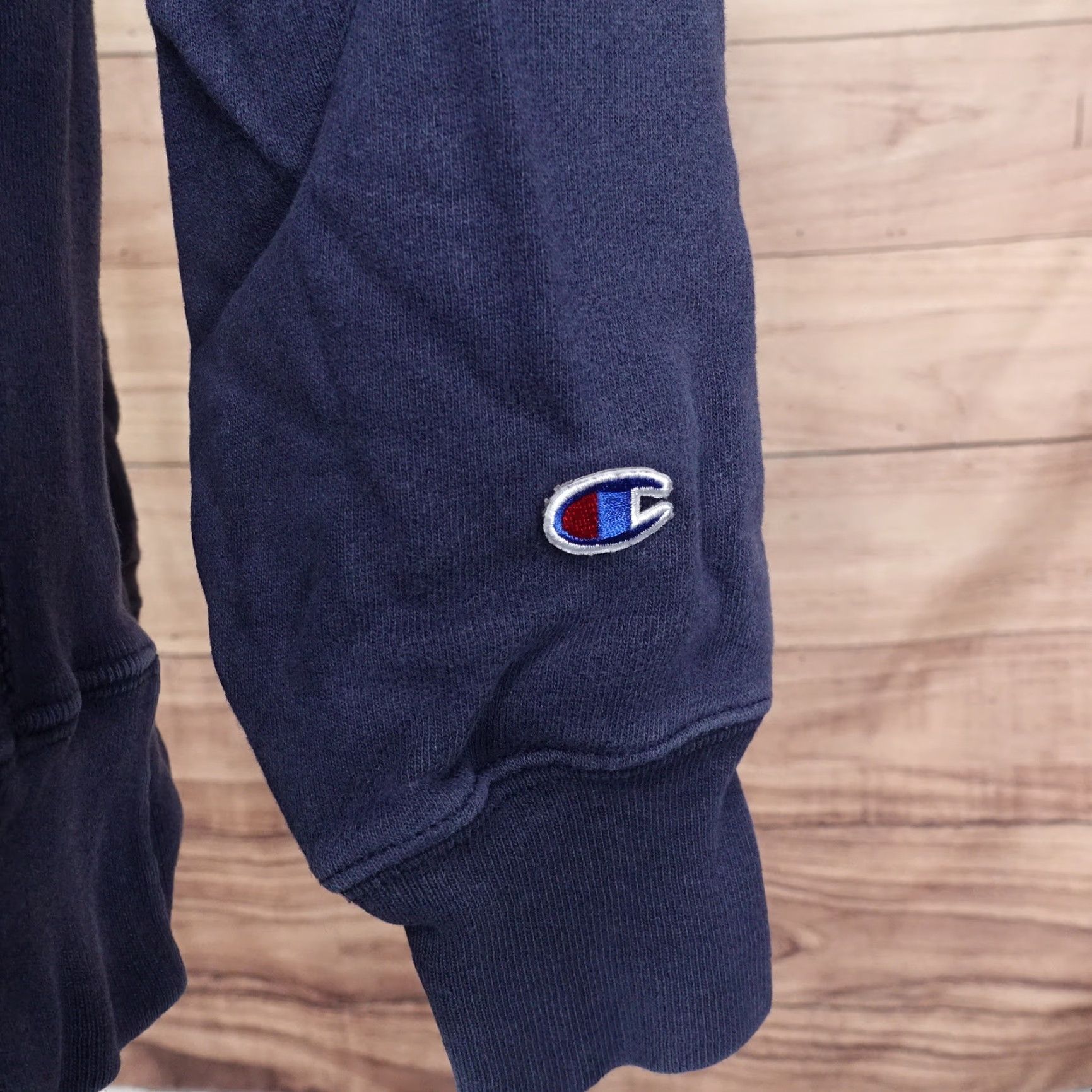 Champion VINTAGE Champion Sweatshirt Reverse Weave Blue Crew Neck L Mens Adult Large Blue 90s Sweatshirt Mens Size US L / EU 52-54 / 3 - 5 Thumbnail