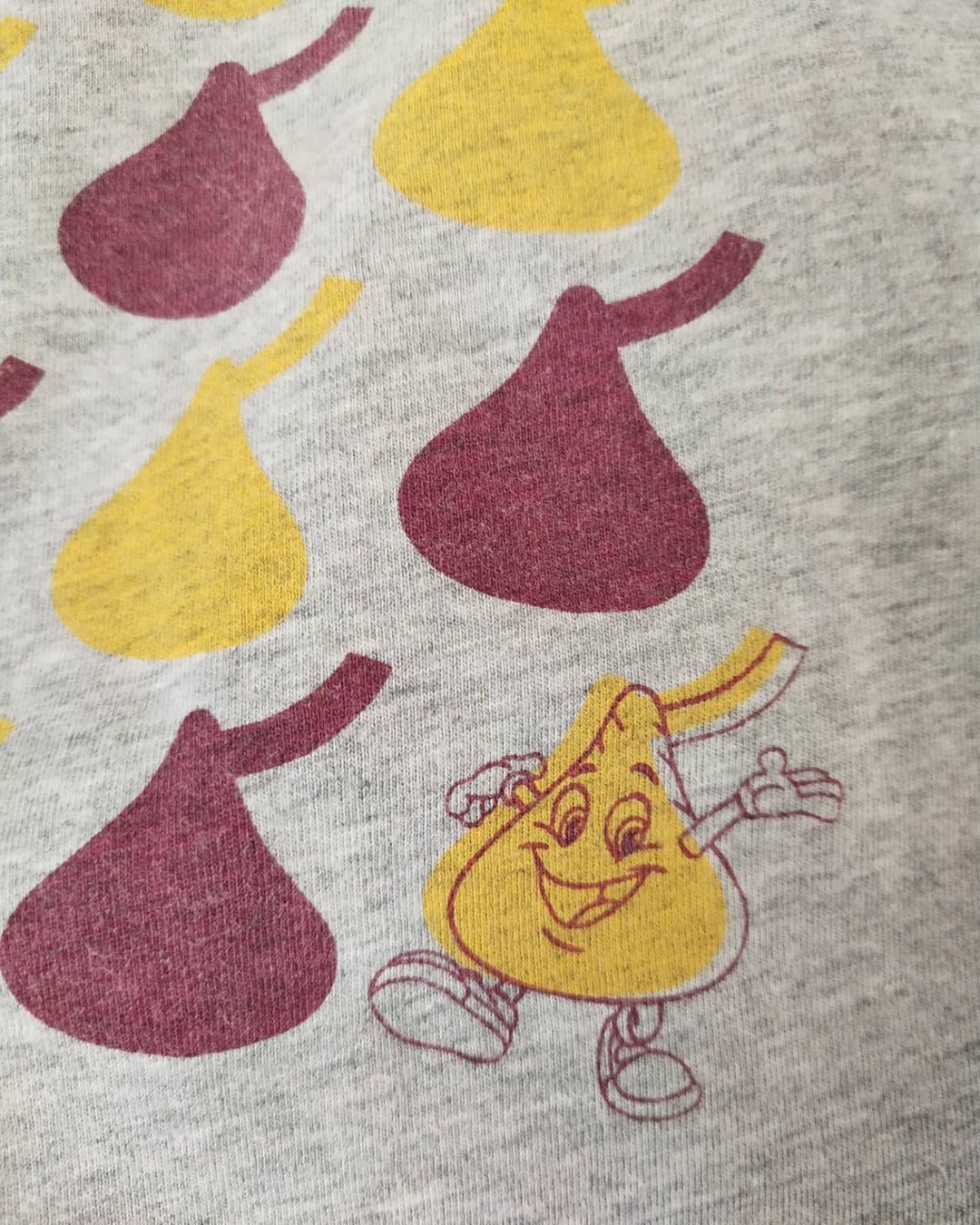 Japanese Brand × Uniqlo Uniqlo x Hershey's Chocolate Tees Size US XL / EU 56 / 4 - 3 Thumbnail