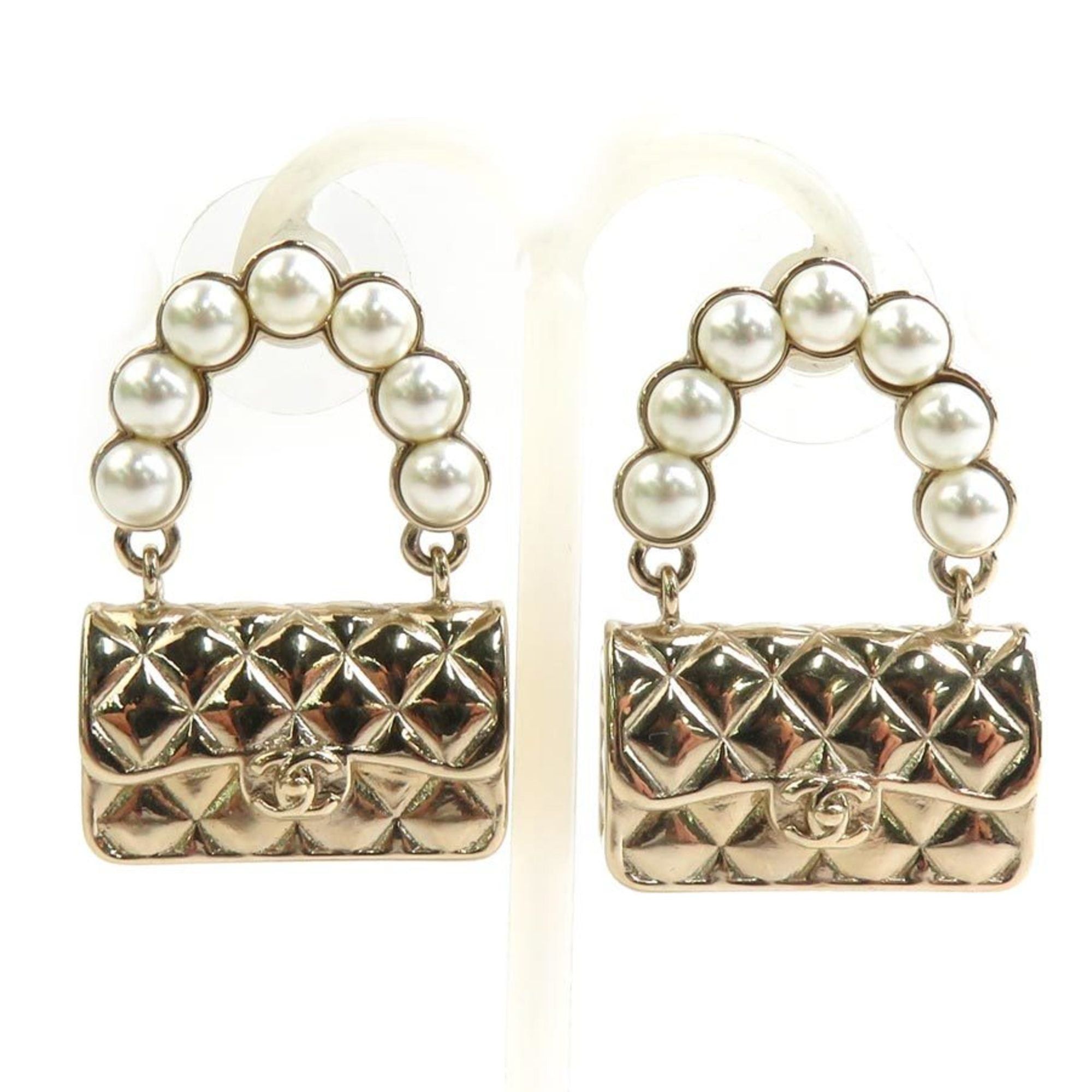 Chanel Chanel earrings, Matelassé design, metal, faux pearl, gold, women's, free shipping, h32051i Size ONE SIZE - 1 Thumbnail