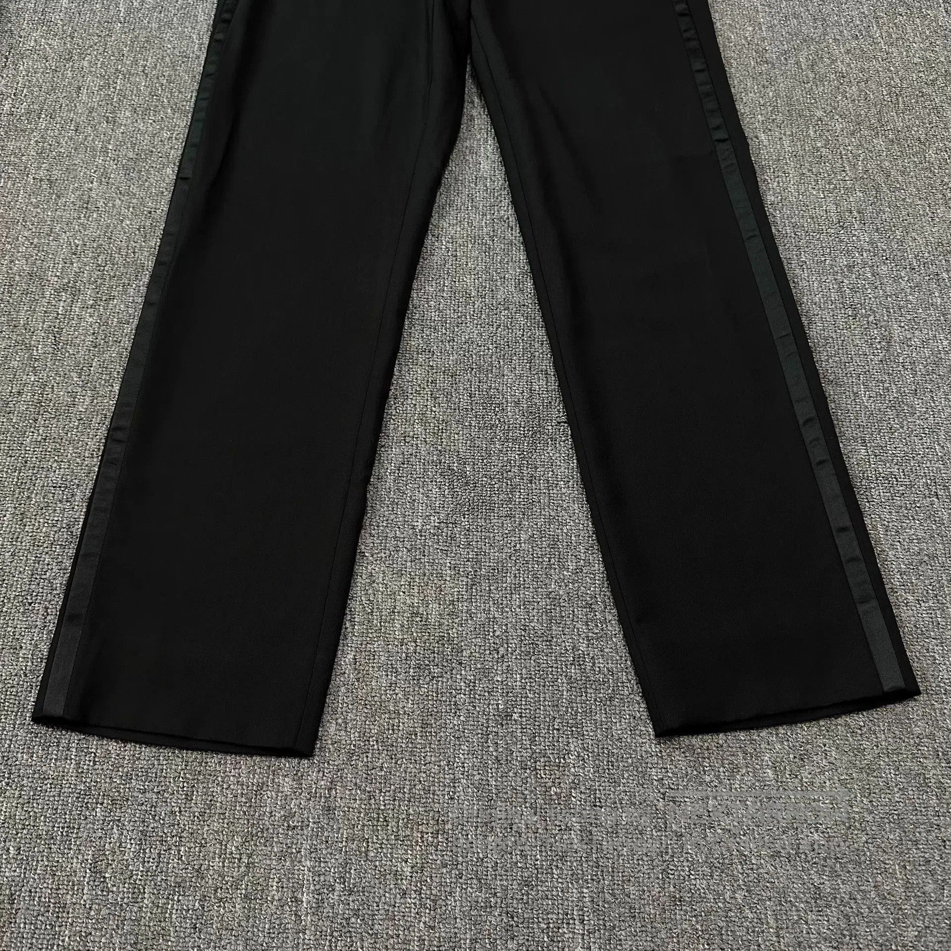 Hedi Slimane Dior Homme Silk Peak Lapel Smoking Suit. Size US S / EU 44-46 / 1 - 6 Thumbnail