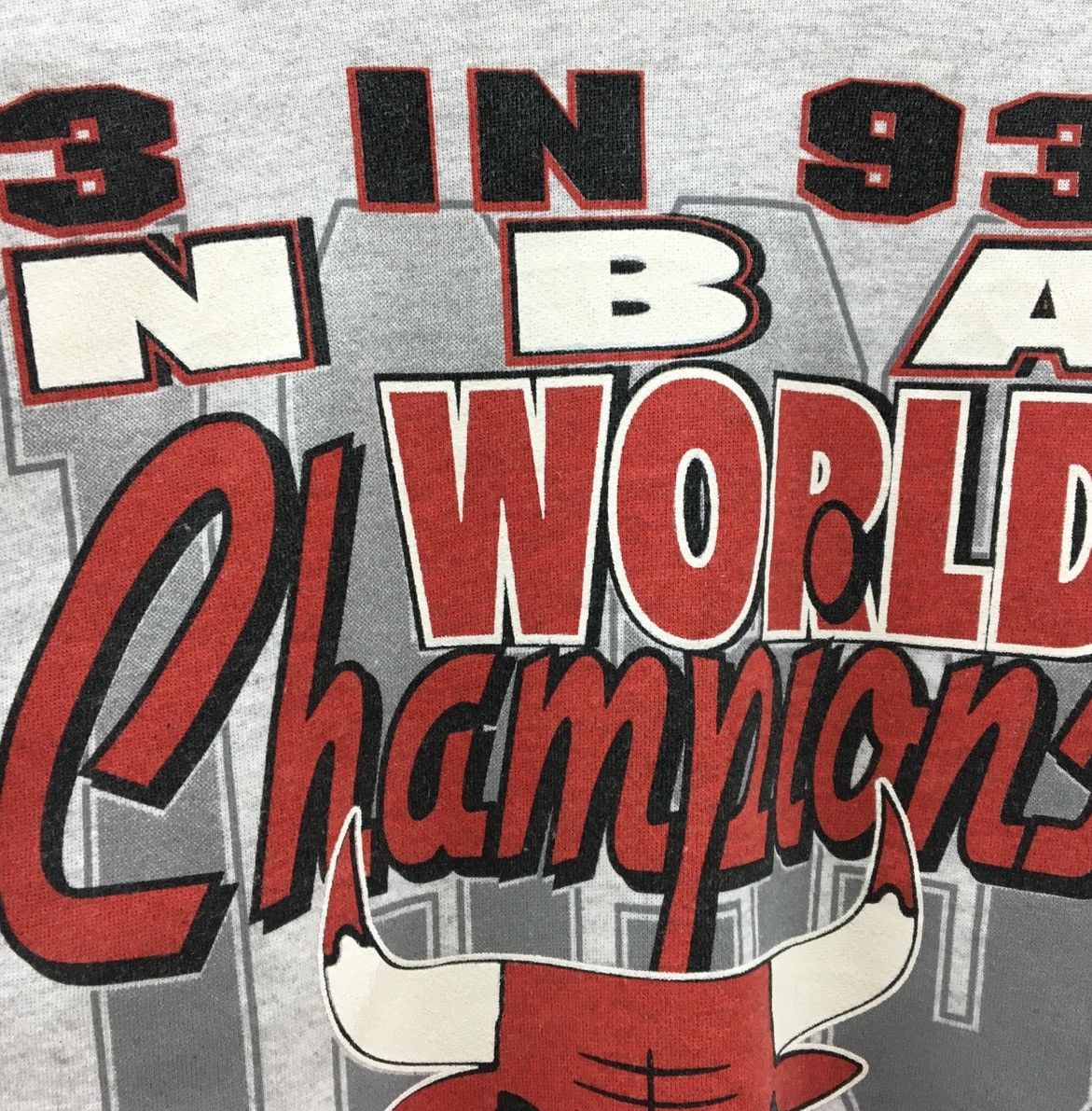 NBA × Vintage Rare! 1993 World Champions Chicago Bulls Basketball Size US M / EU 48-50 / 2 - 5 Thumbnail
