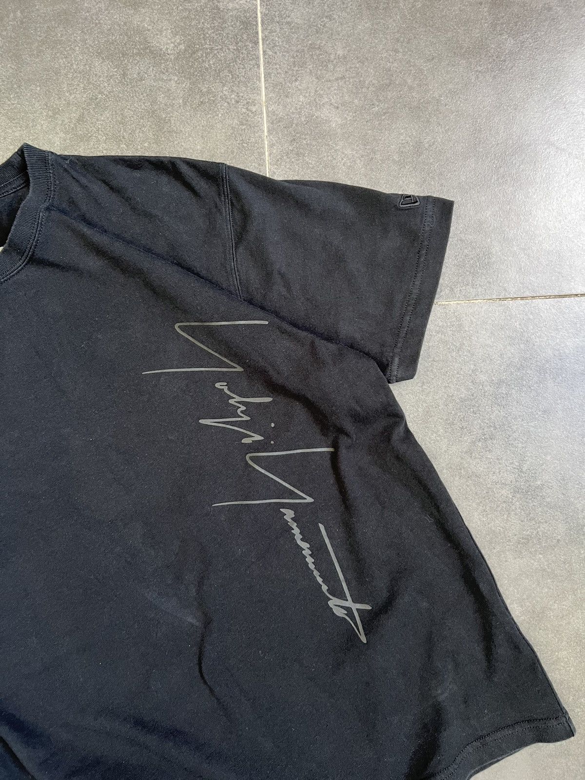 Japanese Brand × New Era × Yohji Yamamoto Yohji Yamamoto x New Era Yohji logo tee Size US M / EU 48-50 / 2 - 4 Thumbnail