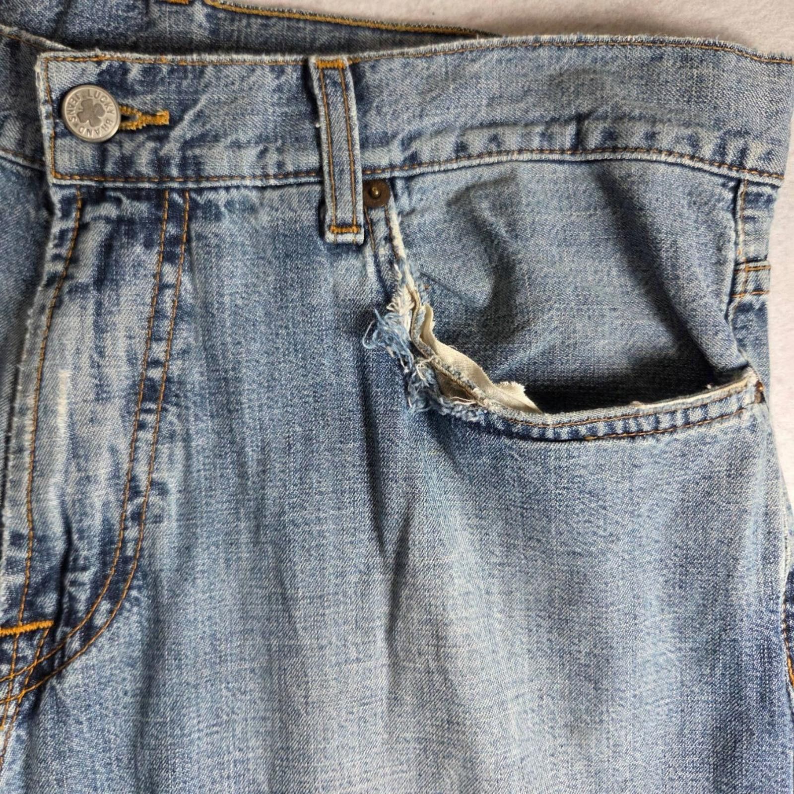 Lucky Brand Vtg Lucky Brand Jeans Mens 34 Light Blue Denim Distressed Size US 34 / EU 50 - 10 Thumbnail