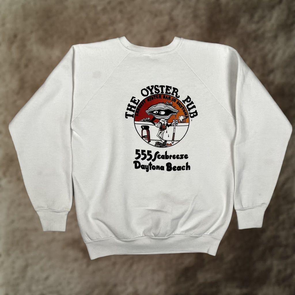 Fruit Of The Loom VINTAGE Fruit of the Loom Sweatshirt Mens M Large White Oyster Pub Daytona Beach 90s Graphic Print Crew Neck Raglan Long Sleeve Size US M / EU 48-50 / 2 - 1 Thumbnail
