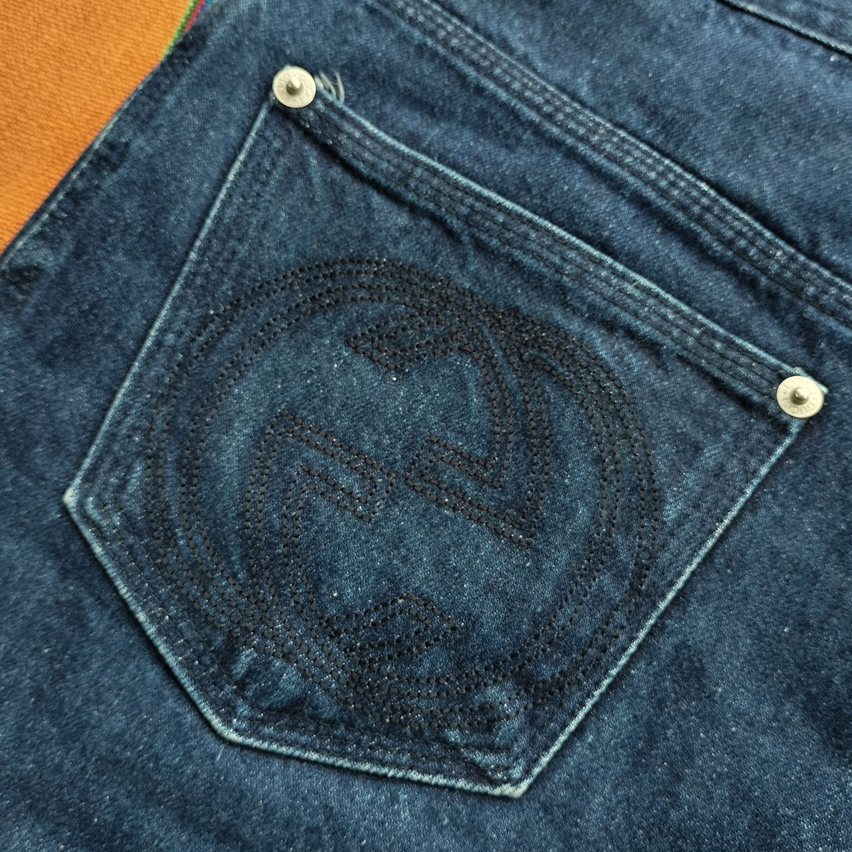 Gucci Gucci Tom ford era embrodery logo back pocket denim Size 26" / US 2 / IT 38 - 13 Thumbnail
