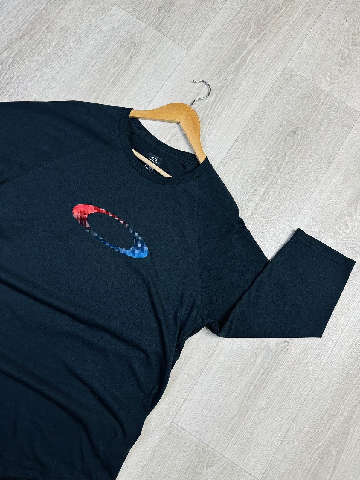 Oakley Vintage Oakley Big Logo 3/4 Sleeves Gorpcore Shirt Size US XXL / EU 58 / 5 - 2 Thumbnail
