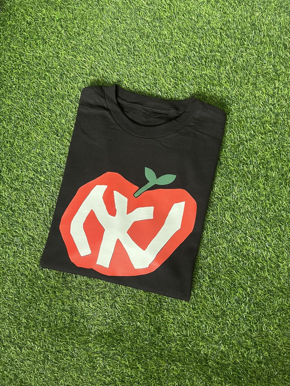 Vintage NY BIG APPLE TSHIRT Size US XL / EU 56 / 4 - 1 Thumbnail