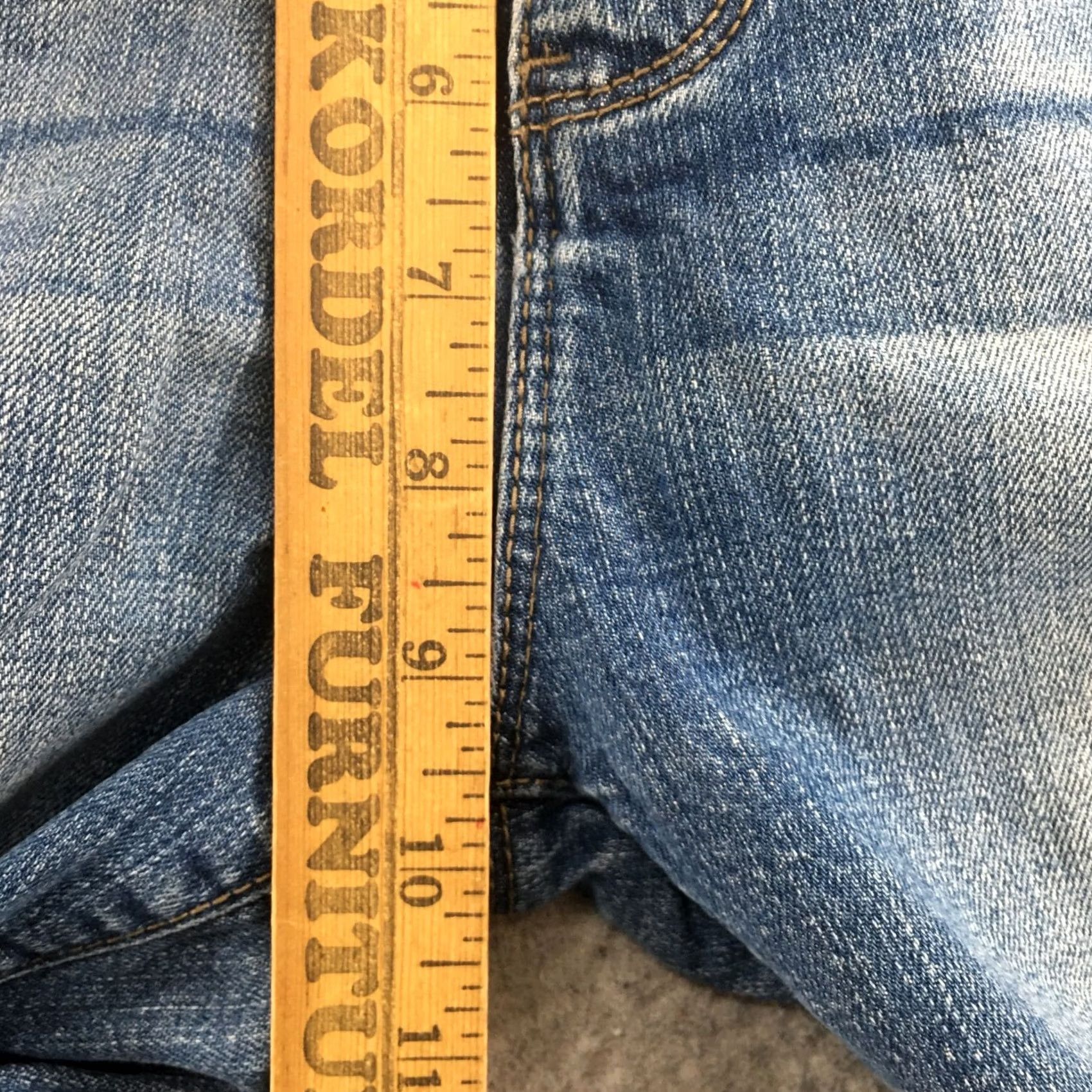 Calvin Klein Calvin Klein Capri Jeans Womens Jeans Capri 28x23.5 Blue Denim Mid Rise Med Wash (Regular) Womens Size 28" / US 6 / IT 42 - 6 Thumbnail