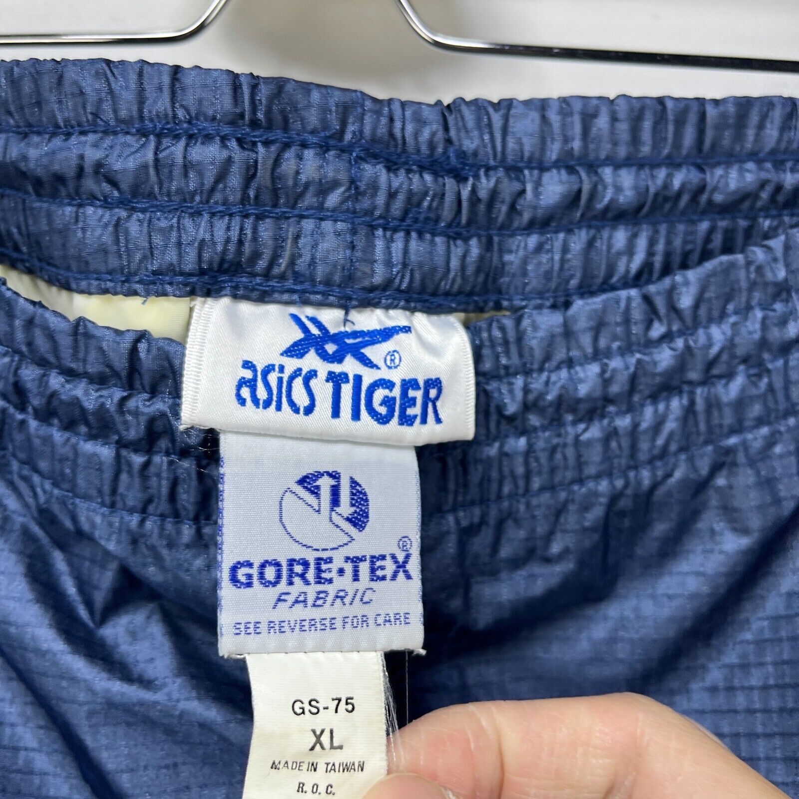 Asics × Vintage Vintage 90s Gore-Tex Asics Tiger Windbreaker XL Swishy Blue Size US 38 / EU 54 - 4 Thumbnail