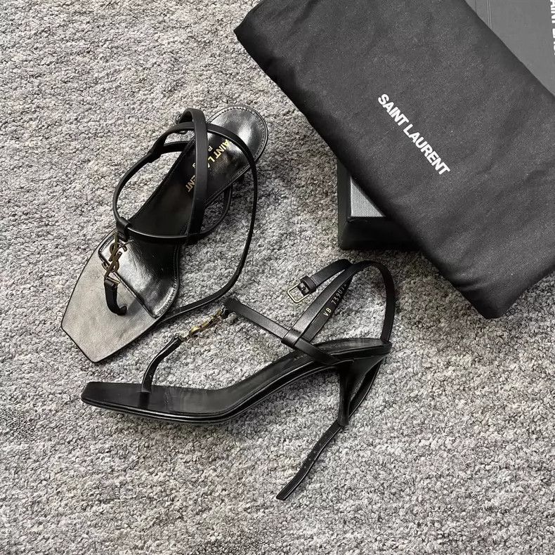 Saint Laurent Paris Saint Laurent ParisLeather gold-tone monogrammed square-to Size US 6.5 / IT 36.5 - 2 Thumbnail