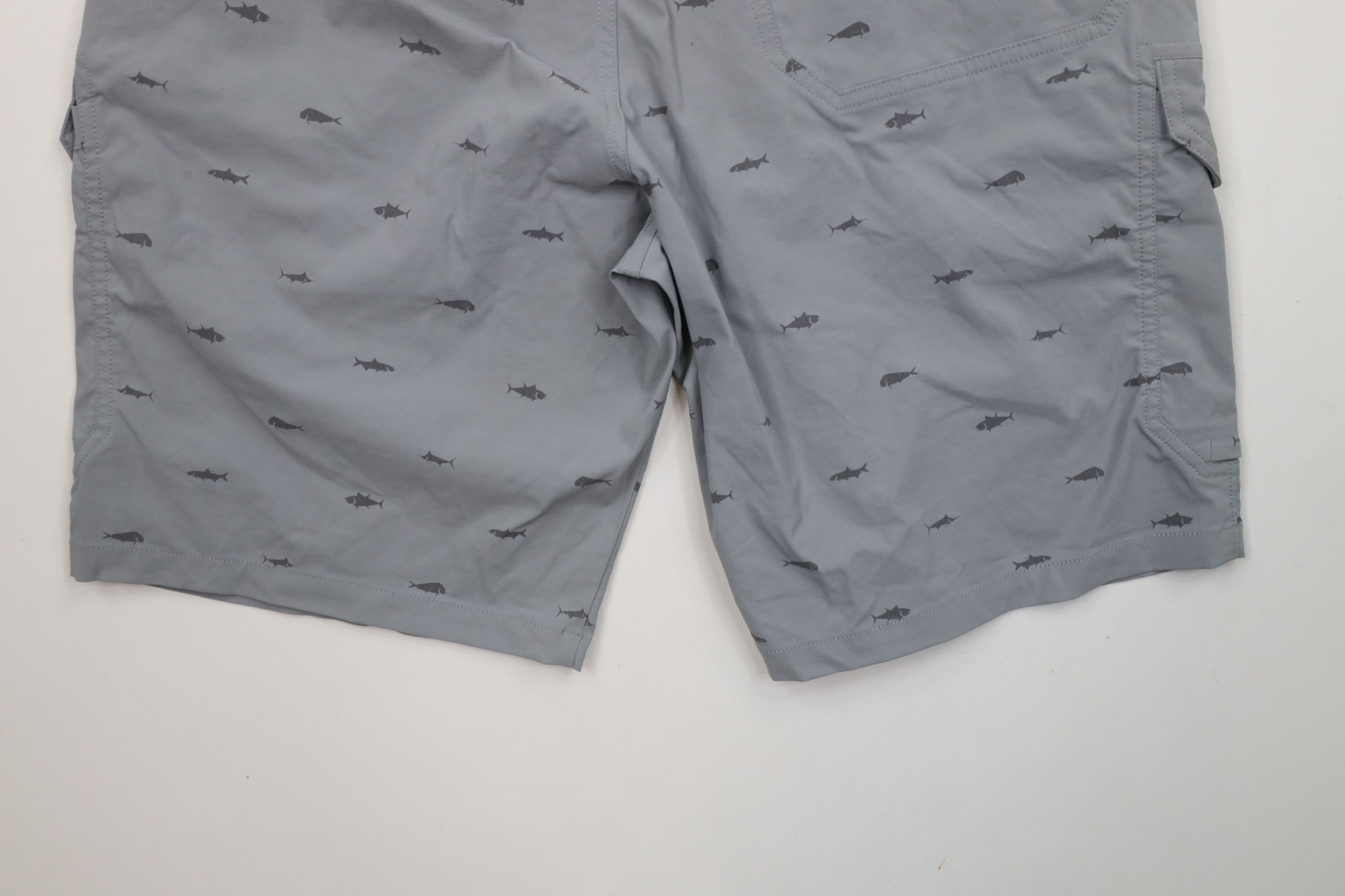 Under Armour × Vintage Under Armour HeatGear Fish All Over Print Cargo Shorts Gray Size US 30 / EU 46 - 13 Thumbnail
