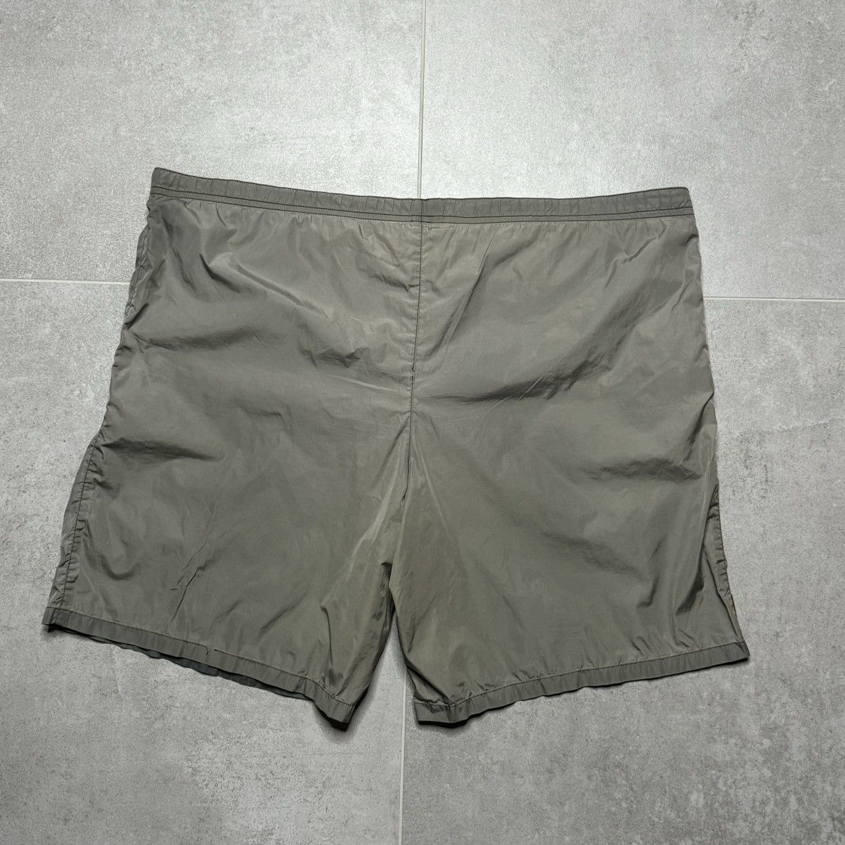 Japanese Brand "Prada Dark Grey Swimmtrunks with Red Tab" Size US 34 / EU 50 - 5 Thumbnail