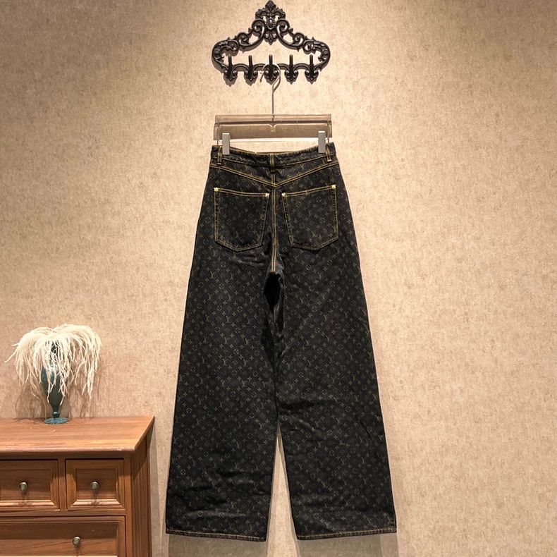 Louis Vuitton Louis Vuitton 25 FW new black and gold print full print wi Size US 36 / EU 52 - 2 Thumbnail