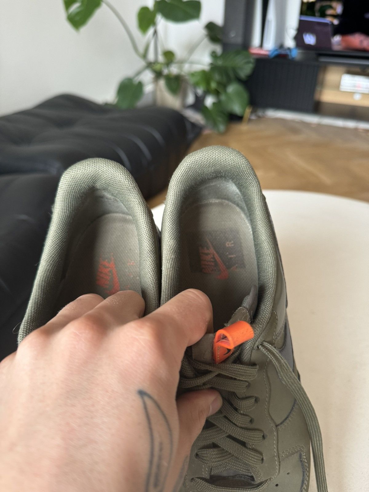 Nike Nike Air Force 1 Low Military Green 2019 Sneakers Hype Rare Size US 9.5 / EU 42-43 - 7 Thumbnail