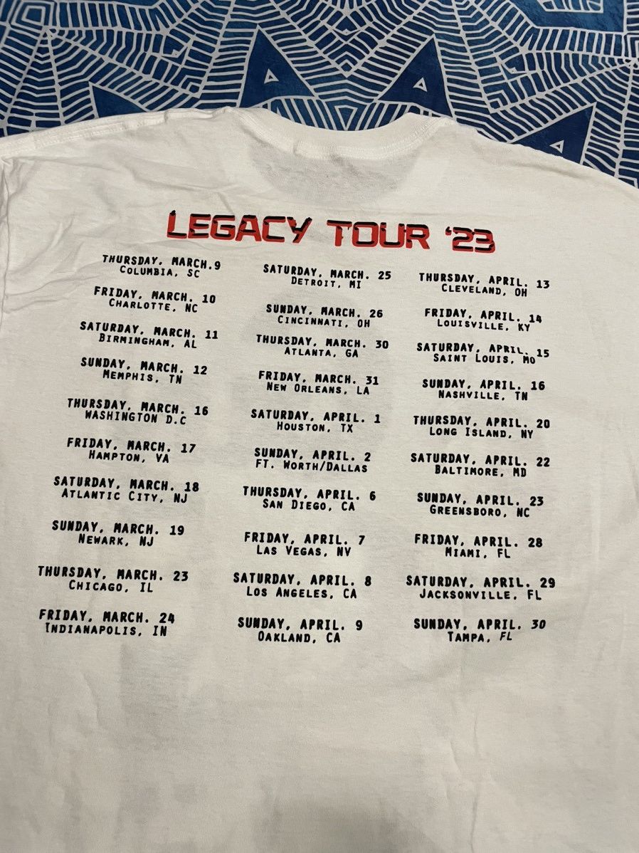 Band Tees Guy Legacy Tour 2023 Shirt Size US L / EU 52-54 / 3 - 5 Thumbnail