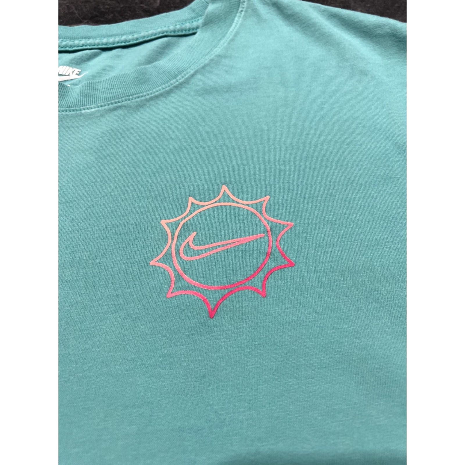 Nike Nike Tee Sun And Palm Graphic T-Shirt Size XL Men Turquoise Regular XL Size US XL / EU 56 / 4 - 4 Thumbnail