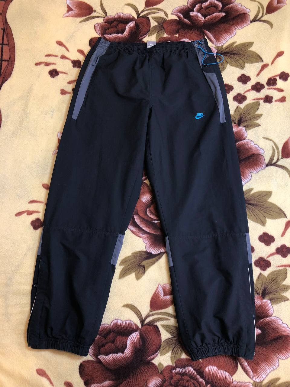 Nike Vintage Nike Baggy Track Pants Hype Streetwear Size US 34 / EU 50 - 1 Thumbnail