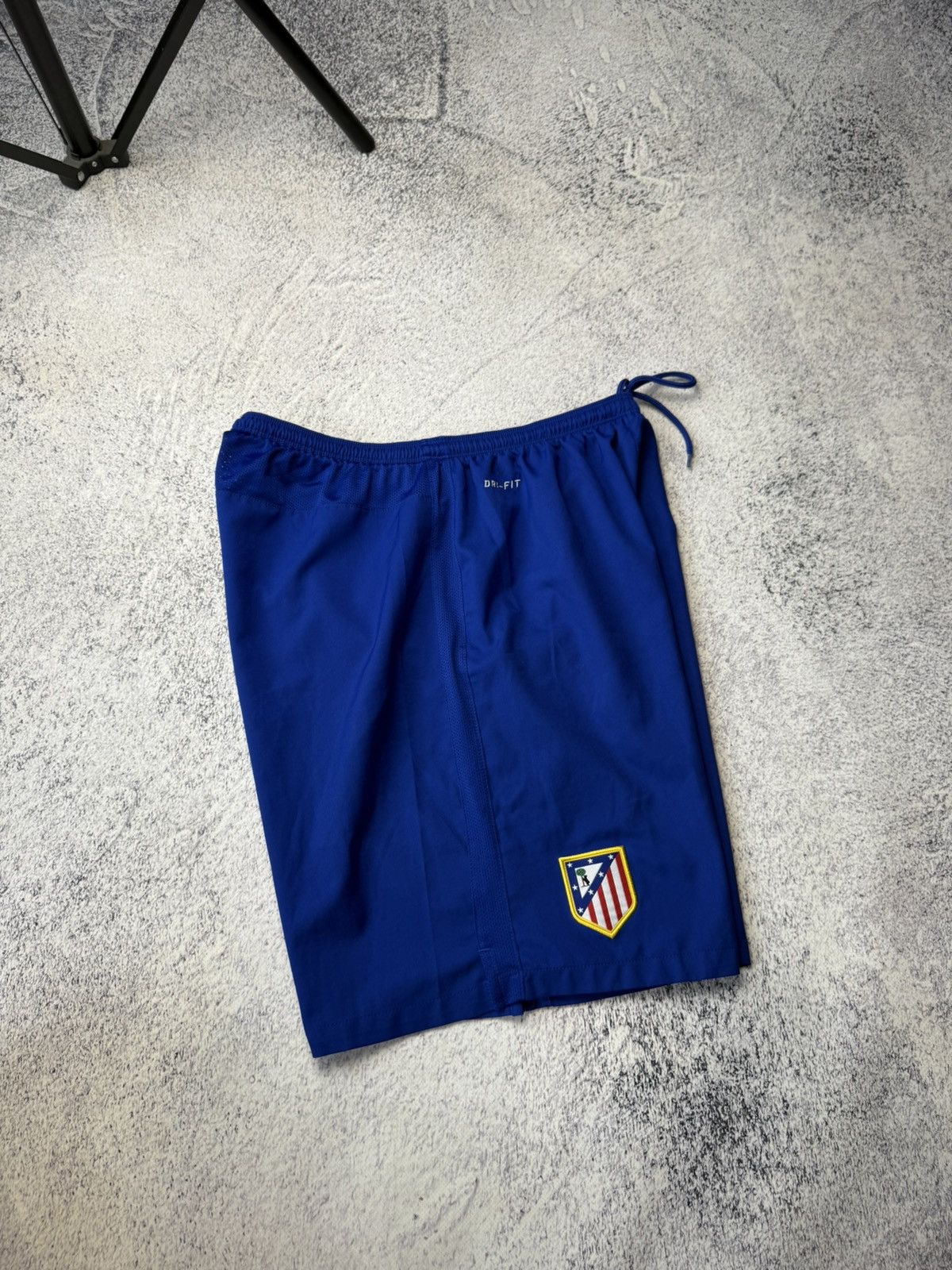 Nike ATLETICO MADRID 2015/2016 HOME FOOTBALL SOCCER SHORTS NIKE Size US 34 / EU 50 - 1 Thumbnail
