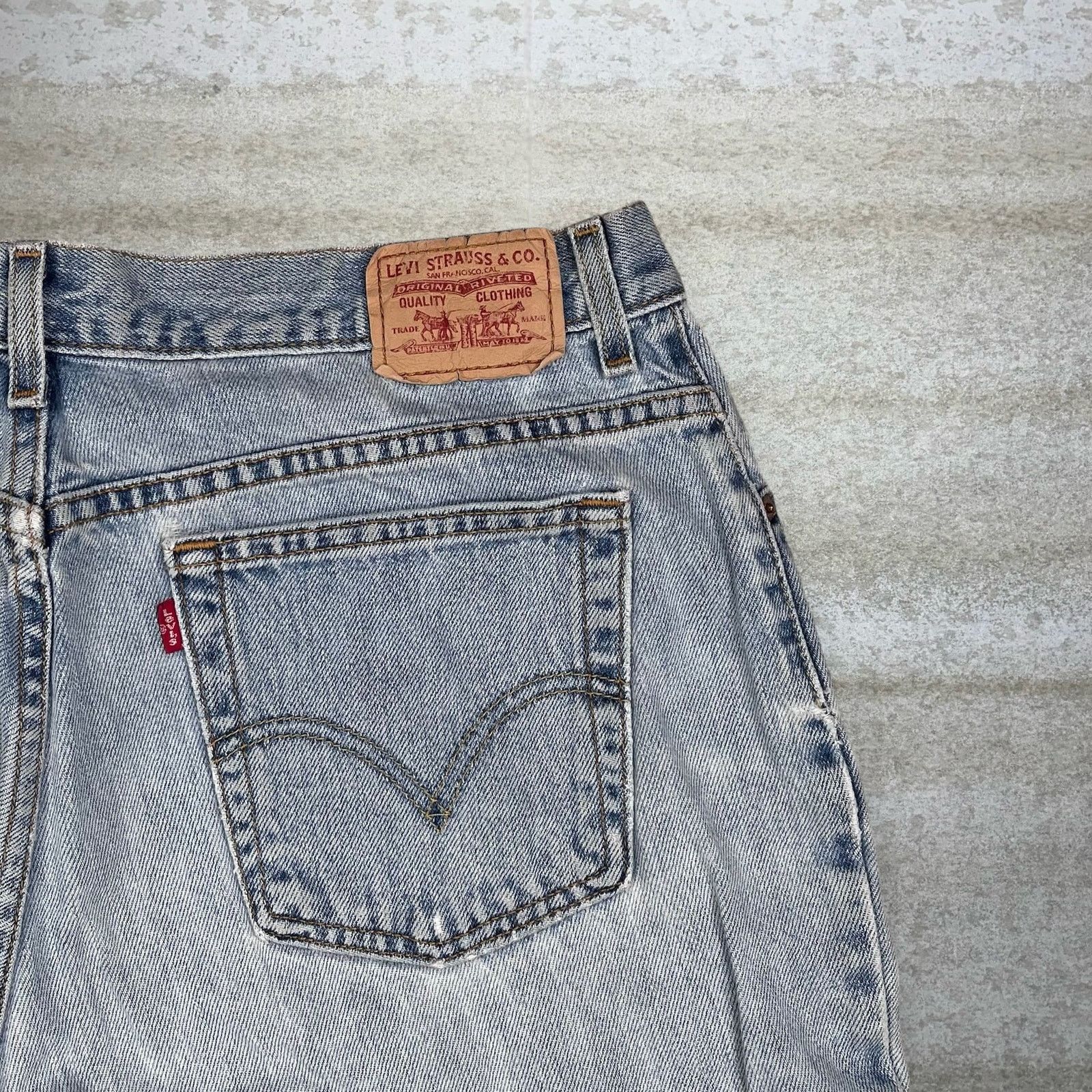 Levi's Vintage Y2K Levis 550 Jeans 36x28 Relaxed Light Wash Denim Size US 36 / EU 52 - 3 Thumbnail