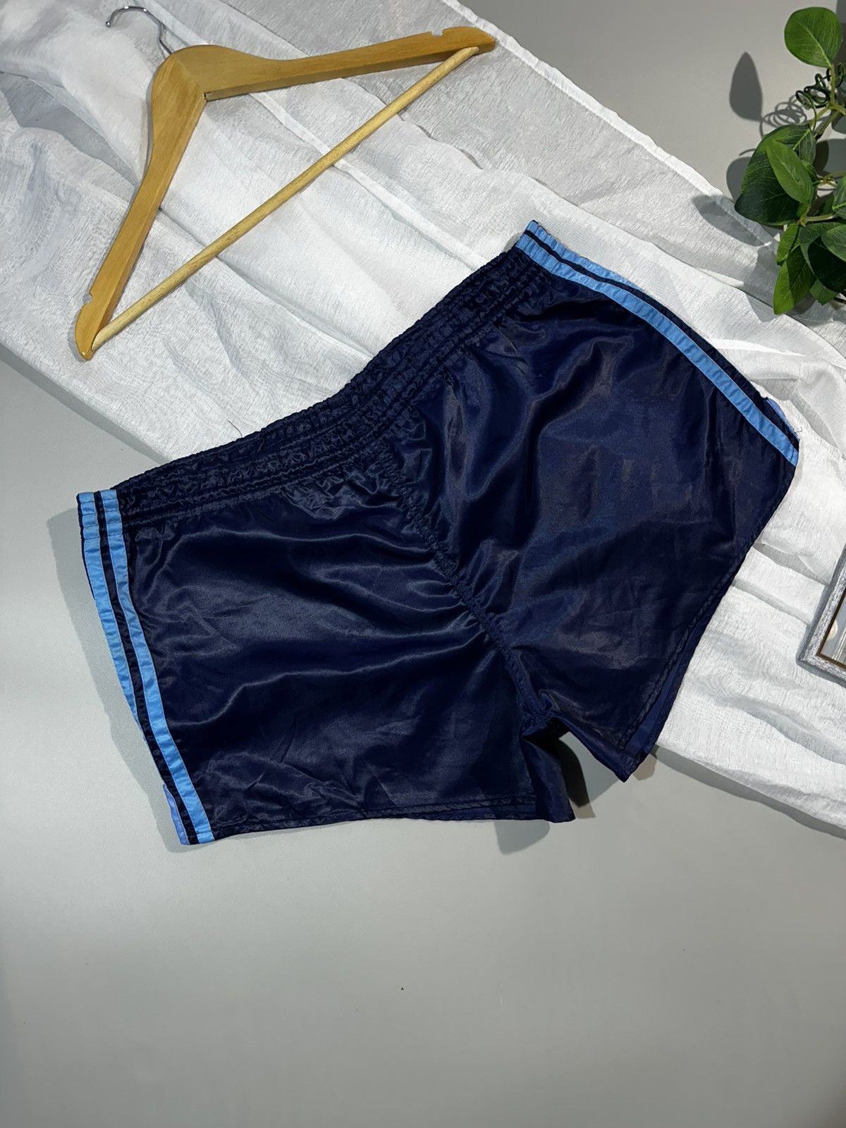 Adidas Vtg 70s Adidas Pinstripe Sprinter Shorts West in Germany Size US 34 / EU 50 - 2 Thumbnail