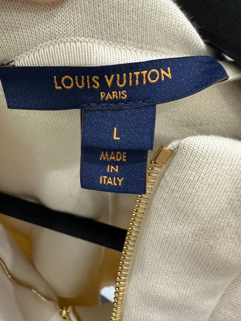 Louis Vuitton Louis Vuitton Hooded Coat with Embossed Logo-2506 Size US L / EU 52-54 / 3 - 2 Thumbnail