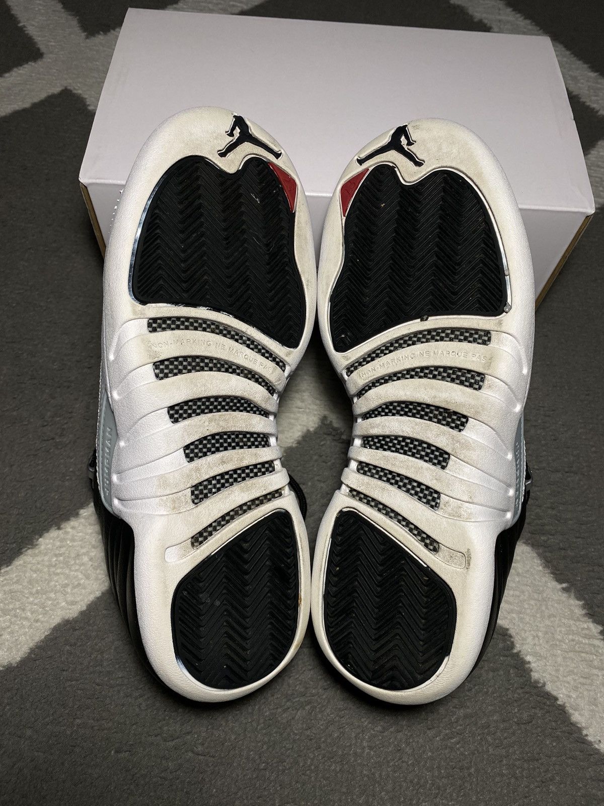 Jordan Brand × Nike Nike Air Jordan 12 Retro Low Playoffs (GS) 2017 sneakers Size US 6.5 / IT 36.5 - 5 Thumbnail