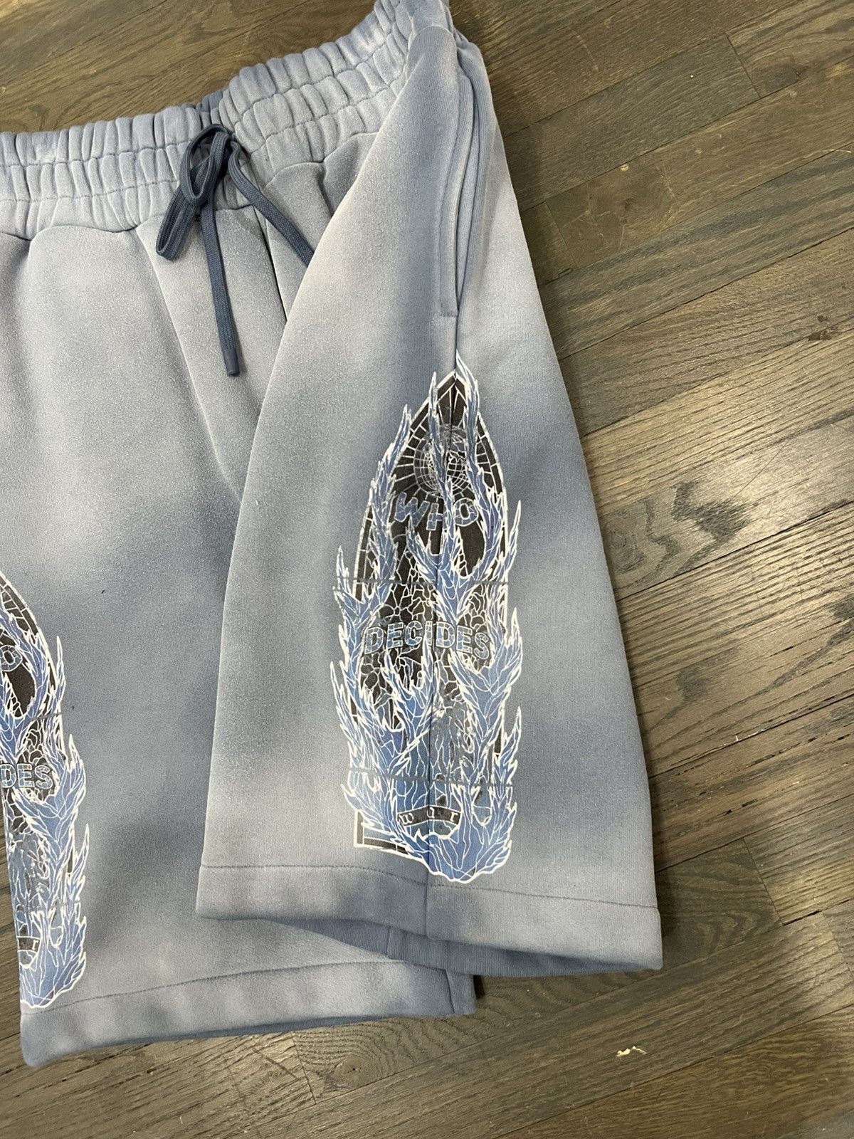 Who Decides War Blue flame sweat shorts Size US 30 / EU 46 - 2 Thumbnail