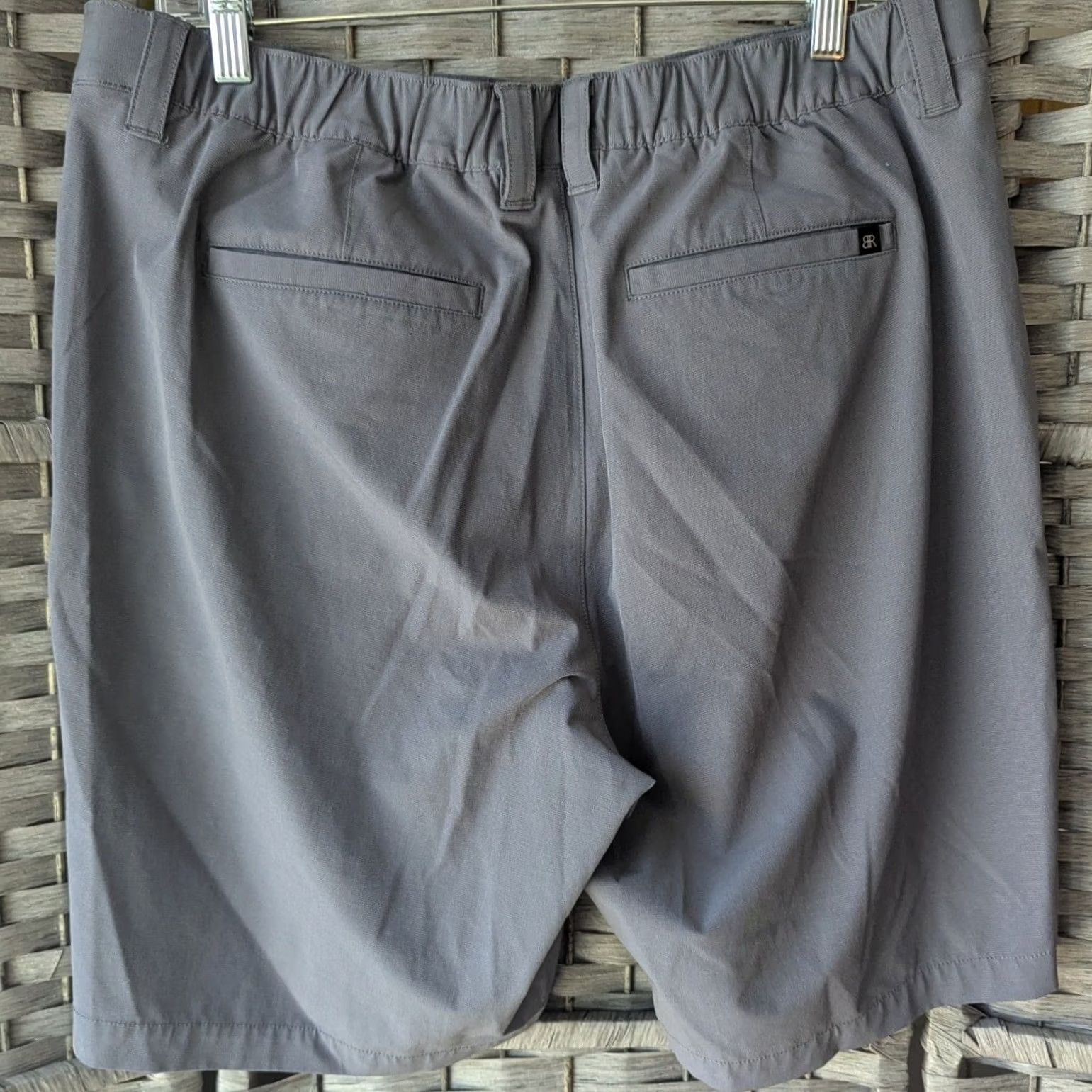 Banana Republic Banana Republic Core Temp Shorts Gray Mens 36 Chino Flat Front Zip Pocket Pockets Stretch Lightweight Breathable Athletic Travel Casual Modern Size US 36 / EU 52 - 4 Thumbnail