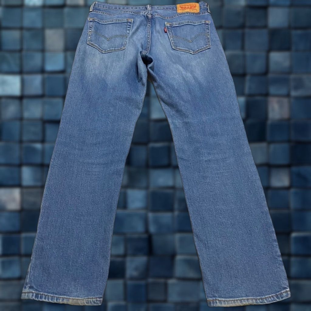 Levi's Levi's 541 Jeans 30x32 Blue Denim Medium Wash Athletic Straight Mid Rise Mens Regular Size 30 Color Blue Size US 30 / EU 46 - 1 Thumbnail