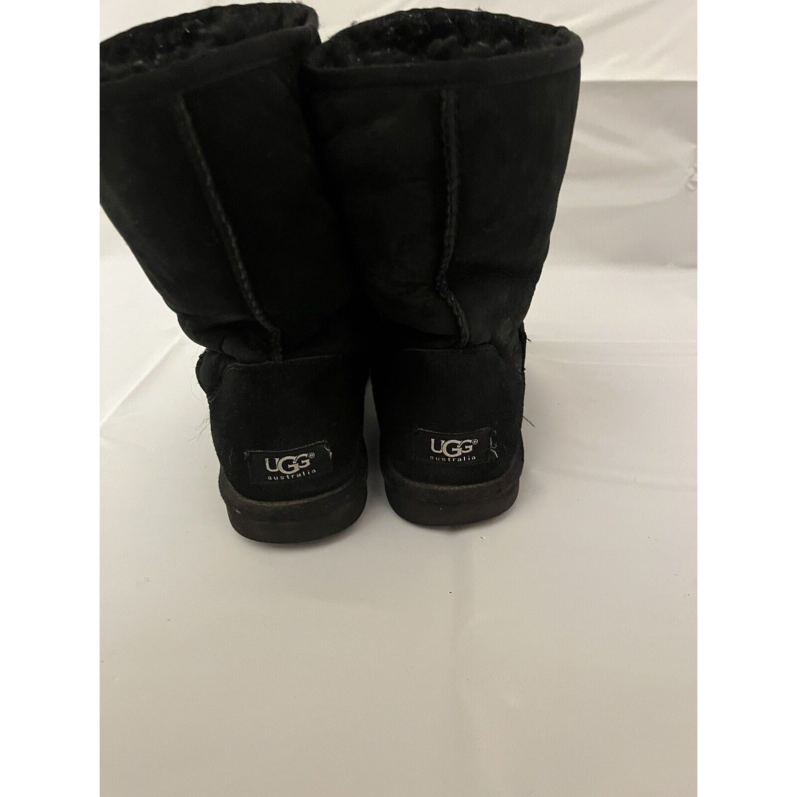 Ugg UGG Black Classic Short Boot Womens Size 9 Size US 9 / IT 39 - 4 Thumbnail